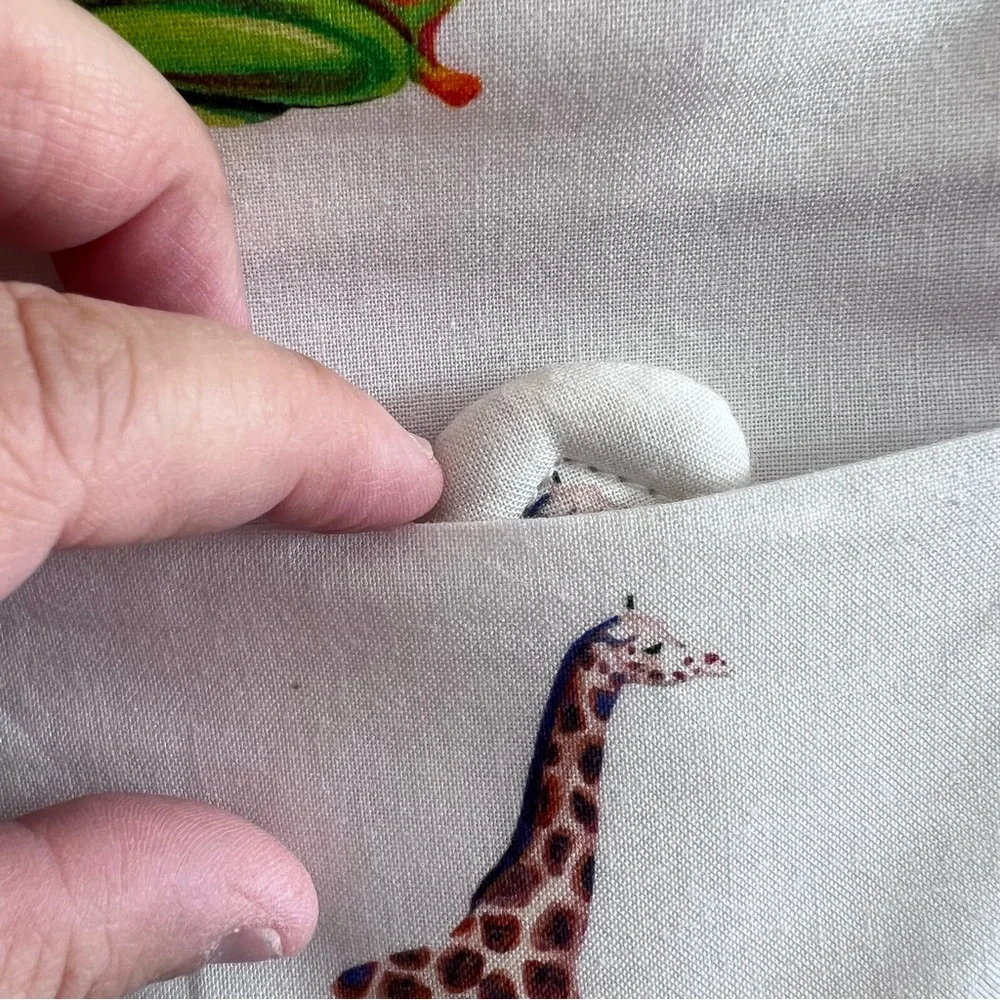 Lovevery Quilted Critter Pockets 9 Pockets Organic Cotton White‎ Blue Matching